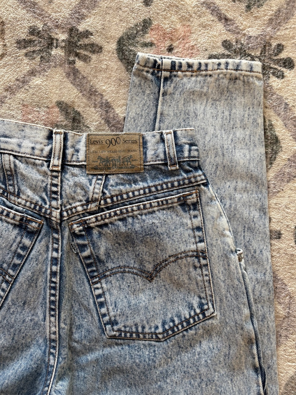 RARE Vintage Levi's 900s Series High-Waist Jeans